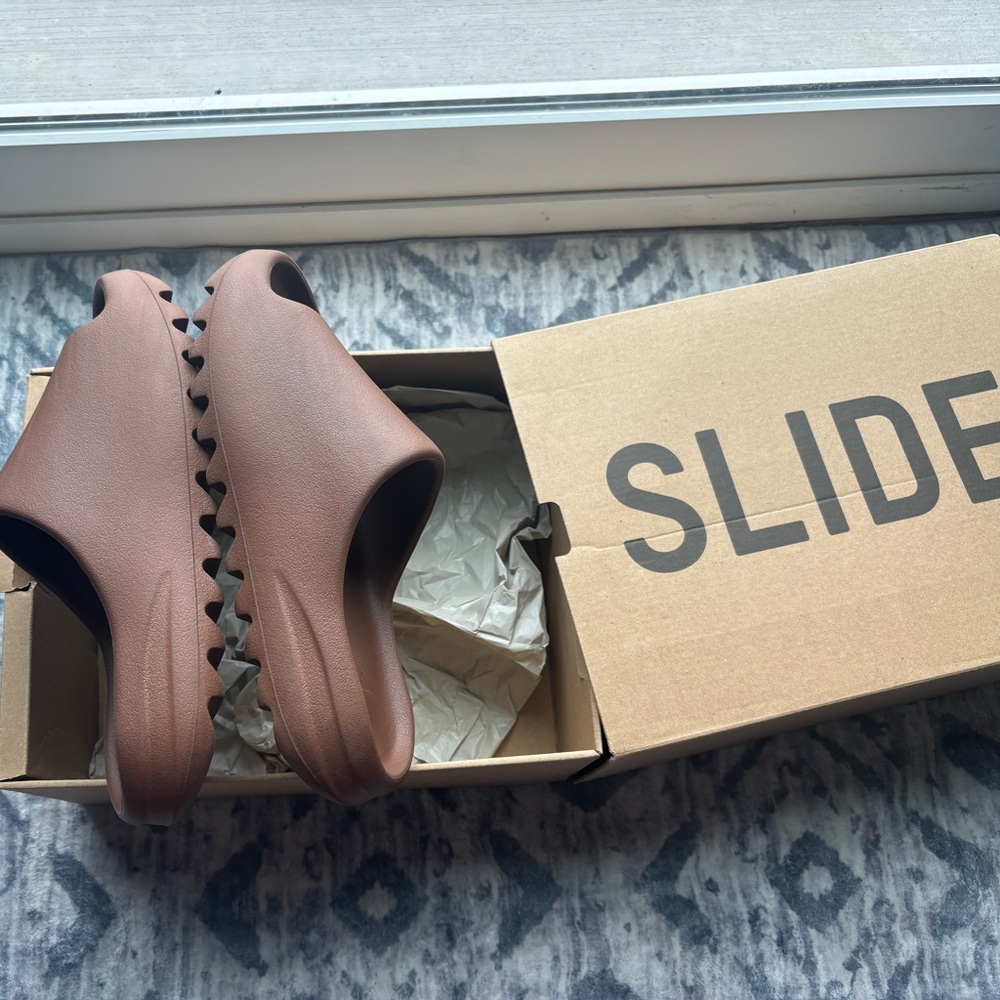 Authentic Yeezy slides Flax Sz 8-Excellent! with Box! - Picture 5 of 15